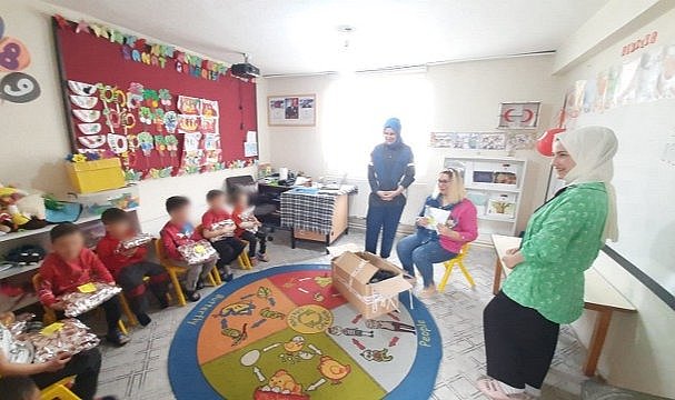 Samsun'da ebe Özge Tekin'den Ramazan Bayramı'nda örnek davranış 