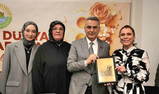 Samsun İlkadım Belediye Başkanı Kurnaz,  8 Mart Dünya Kadınlar Günü'nde kadın personellerle buluştu