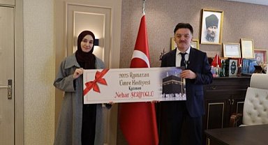 Samsun OMÜ İlahiyat Fakültesi öğrencisi çekilişle umreye gitmeye hak kazandı