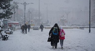 Samsun OMÜ Prof. Dr. Yusuf Demir: Karadeniz'e son 10 yılın en yoğun kar yağışı düştü