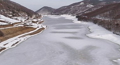Samsun Vezirköprü'deki Duruçay Sulama Barajı buz tuttu