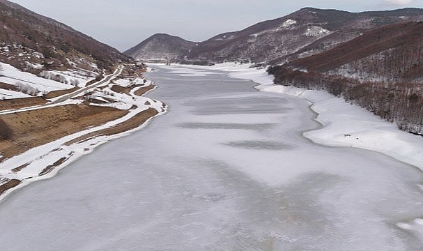Samsun Vezirköprü'deki Duruçay Sulama Barajı buz tuttu