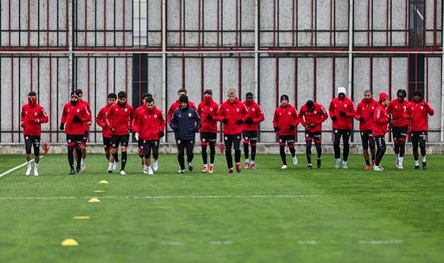 Samsunspor, Kasımpaşa maçının hazırlıklarına kaldığı yerden devam ediyor