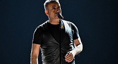 Şarkıcı Haluk Levent kanser tedavisi gören 10 yaşındaki Nisanur ile klip çekme sözü verdi