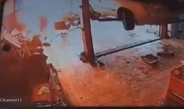 Sobaya benzin döktü, parlayan alevden son anda kurtuldu