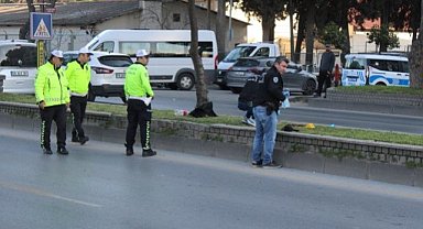 Yaşlı kadın otomobilin altında can verdi