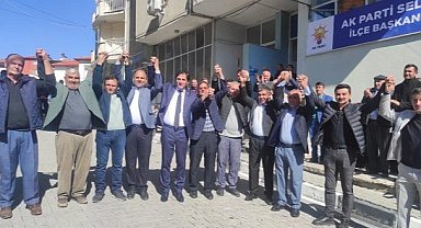 Yeniden Refah Partisi'nden istifa ederek AK Parti'ye katıldılar