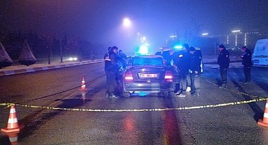 20 yaşındaki genç silahla vurulmuş halde bulundu