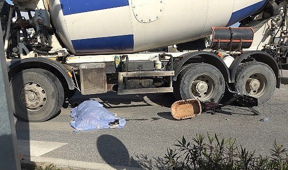 35 yaşındaki Aysel Yıldırım, beton mikserinin altında kalarak can verdi