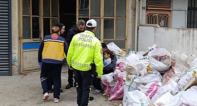 4 yaşındaki çocuk 1. kattan düştü! Moloz yığınları hayatını kurtardı