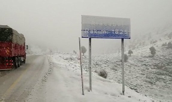 Antalya’ya nisan ayında kar yağdı!