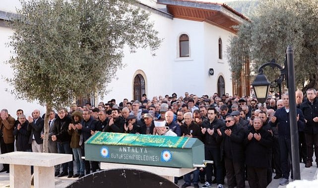 Balkondan düşen doktor Hamdi Oğrağ, son yolculuğuna uğurlandı