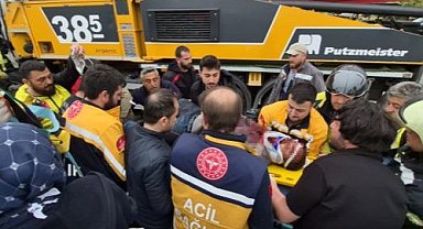 Beton mikseri, beton pompası ve işçi servisi kazaya karıştı! Can pazarı yaşandı