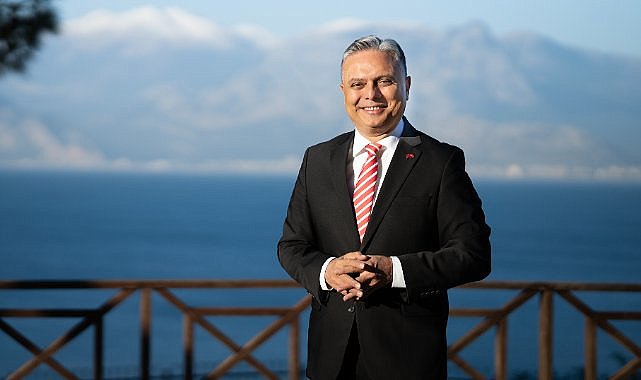 CHP Genel Başkanı Özgür Özel'e rakip çıktı! Muratpaşa Belediye Başkanı Ümit Uysal adaylığını açıkladı