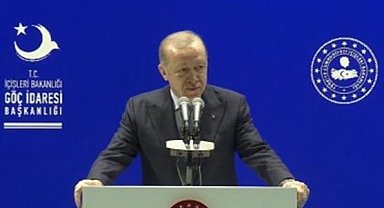 Cumhurbaşkanı Erdoğan Türkiye’deki göçmen sayısını açıkladı! "Gözünün yaşına bakmayacağız"