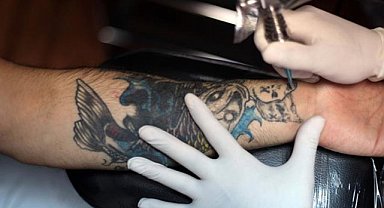 Dövme kanser riskini artırıyor! Uzmanlar uyardı