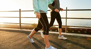 Günlük kaç adım atmalıyız? Hareketsiz yaşamın zararlı etkilerini azaltıyor