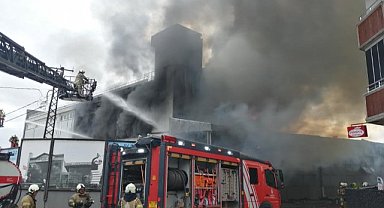 İstanbul’da fabrika yangını   