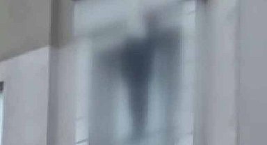 İstanbul'da korkunç intihar! Kendini binanın en üst katına astı