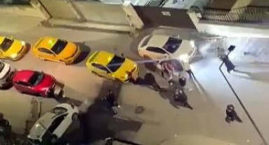 İstanbul'da taksiciler levyeyle öğrenci yurdunu bastı!