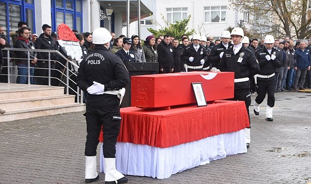 Kalp krizi geçiren polis memuru hayatını kaybetti