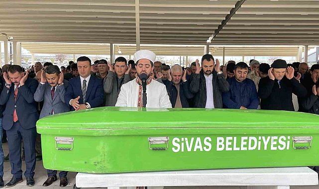 Kazada ölen öğretmen toprağa verildi