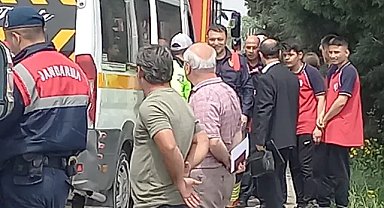 Manisa’da çarpışan iki minibüste 25 öğrenci yaralandı!