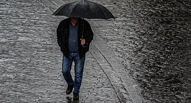 Meteoroloji 20 il için uyardı: Sıcaklık düşüyor, sağanak yağış geliyor