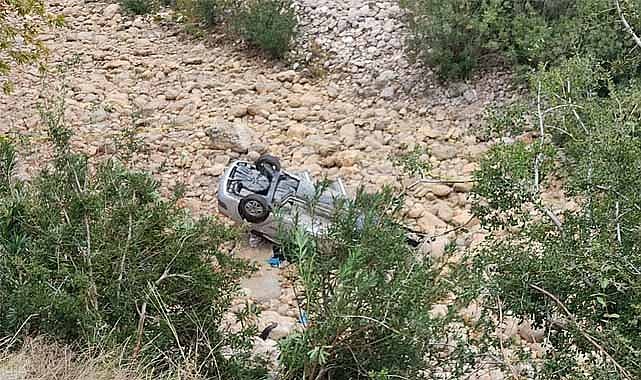 Otomobil dere yatağına yuvarlandı: 1 ölü