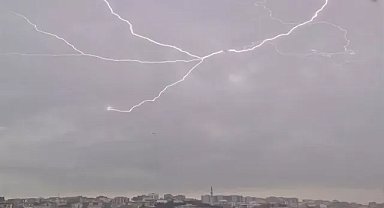 Sabiha Gökçen-Bodrum uçağına yıldırım çarptı!