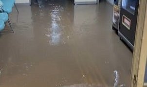 Sağanak yağış nedeniyle devlet hastanesini su bastı