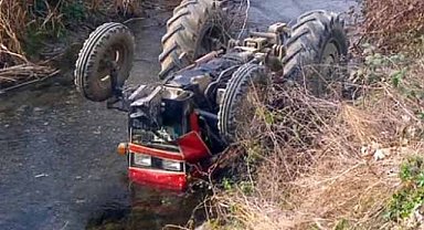 Samsun Çarşamba'da traktör kazası! Traktör su kanalına devrildi