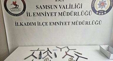 Samsun'da ayaklı silah deposu! Üzerinde çok sayıda bıçak ile muşta bulundu