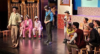 Samsun'da Keşanlı Ali Destanı tiyatro oyunu seyirciyle buluştu