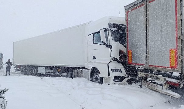 Samsun'da zincirleme trafik kazası! 4 kişi yaralandı
