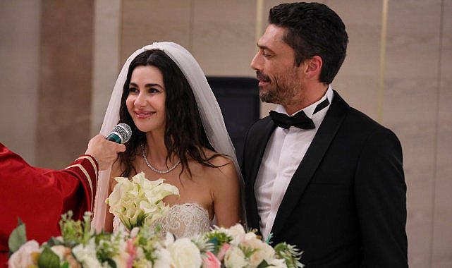 Sandık Kokusu dizisinin aşıkları Nesrin Cavadzade ile Pamir Pekin ayrıldı!