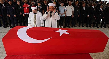 Şehit polis Esat Koyuncu'nun naaşı Adana'da toprağa verildi