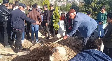 Siirt’te dün gömülen kişinin mezarı ‘ses geliyor’ gerekçesiyle açıldı!