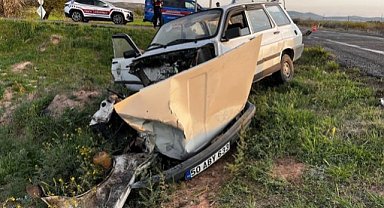 Sollama yapan araç kazayı da beraberinde getirdi! 1 ölü, 3 yaralı