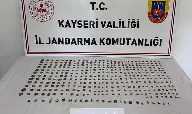 Tarihi eser niteliğinde 392 sikke ve obje ele geçirildi