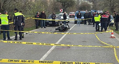 Traktör ile motosiklet feci şekilde çarpıştı! 