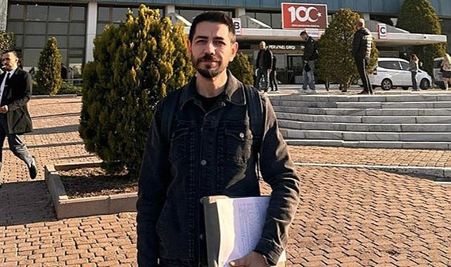 TRT, sosyal medyada kurumu eleştiren uzmanın işine son verdi