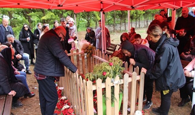 Volkan Konak'ın kabri sevenleriyle dolup taşıyor