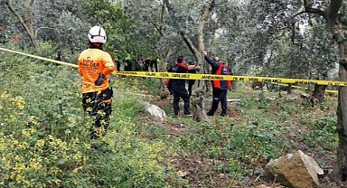 76 yaşındaki emekli öğretmen asılı halde ölü bulundu