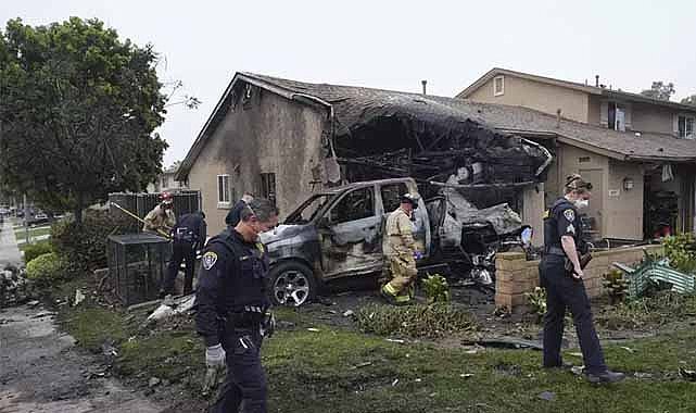 ABD'de facia! Küçük uçak yerleşim bölgesine düştü! Çok sayıda ölü var