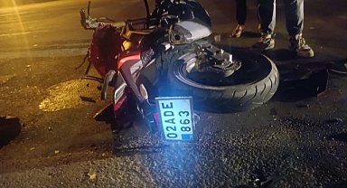 Adıyaman'da otomobil ile çarpışan motosikletin sürücüsü hayatını kaybetti