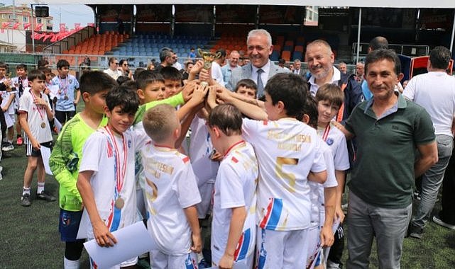 Atakum Belediyesi ilkokullar arası futbol turnuvasının şampiyonu belli oldu