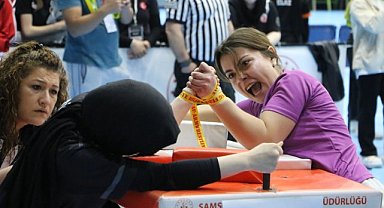 Bilek Güreşi Türkiye Şampiyonası Samsun’da başladı! 59 ilden 238 sporcu katıldı