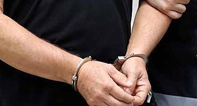 CHP İlçe Gençlik Kolları Başkanı Cumhurbaşkanı'na hakaretten tutuklandı! Duvarlara yazı yazmışlar