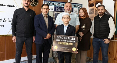 Ezan okuma yarışması birincisi Samsunlu Emir Kayra'nın hayali Ayasofya'da ezan okumak